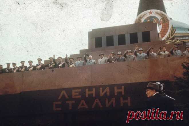 Почему в СССР так и не переименовали Москву? / Назад в СССР / Back in USSR