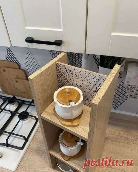 ​Интересный способ спрятать трубу на кухне
