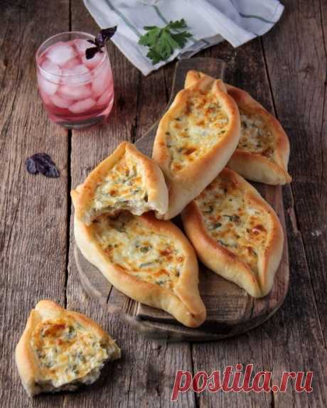 Пиде с сырной начинкой