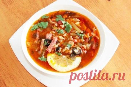 Как приготовить солянка мясная сборная - рецепт, ингредиенты и фотографии