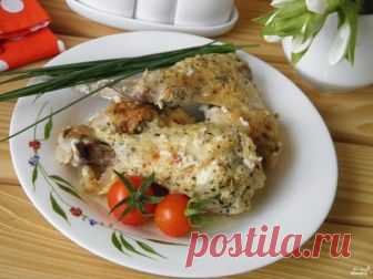 Курица в духовке под сметанным соусом

В процессе запекания курицы в духовке под сметанным соусом выделится большое количество жира, используйте его в качестве подливки для картофеля или пасты, каш. Удачи!

Ингредиенты:

Курица: 1 Штука,
Сметана: 200 Грамм,
Чеснок: 3 Зубчика,
Соль: По вкусу,
Специи для курицы: По вкусу

Приготовление:

Приготовьте продукты и специи. Курицу вымойте тщательно внутри и снаружи, удалите остатки перьев и лишний жир, внутри удалите остатки легки...
