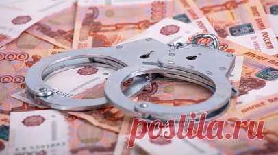 В Екатеринбурге школьный учитель перевёл мошенникам более 10 млн рублей. В Екатеринбурге 37-летний учитель математики обратился в полицию после того, как мошенники под видом сотрудников спецслужб выманили у него 10,1 млн рублей. Читать далее