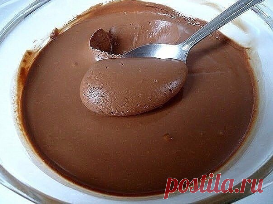 ВКУСНЫЙ И ПОЛЕЗНЫЙ ШОКОЛАД (ДЕТКИ ОБОЖАЮТ ТАКОЕ ЛАКОМСТВО!)
 
Ингредиенты: 
 
Какао — 100 г 
Сливки или молоко — 50 мл 
Сахарная пудра — 2 ст. ложки 
Сливочное масло — 50 г 
По желанию можно добавить ваниль или ванильный сахар, корица, орехи, курага и изюм. 
 
Приготовление: 
 
На маленьком огне, подогреваем сливки не доводя до кипения. Растворяем в них сахар и ваниль.Чем полезен шоколад + домашний рецепт. Добавляем сливочное масло и корицу. Получившуюся смесь выливаем в к...