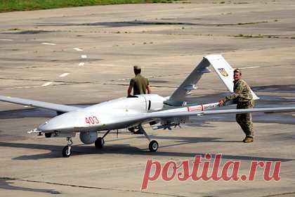 Украина сообщила о полете беспилотника в Донбассе. Штаб Операции Объединенных сил (ООС) Украины сообщил, что зафиксировал полет беспилотника «Орлан-10», который пересек линию разграничения. Киев заявил, что противник с начала прошлых суток 15 раз нарушил режим прекращения огня. Ранены трое украинских военнослужащих. ЛНР обвинила Украину в пяти нарушениях перемирия.