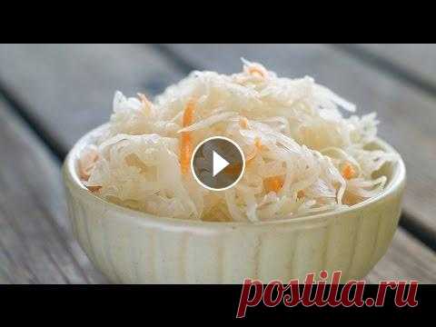 Капуста, квашенная с морковью и сельдереем - древние рецепты. Такая капуста - очень вкусна, делается предельно просто, отлично улучшает пищеварительный процесс! Любителям квашенных овощей такой рецепт всегда нрав...