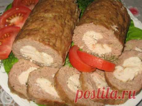 Рулет из фарша с курицей.