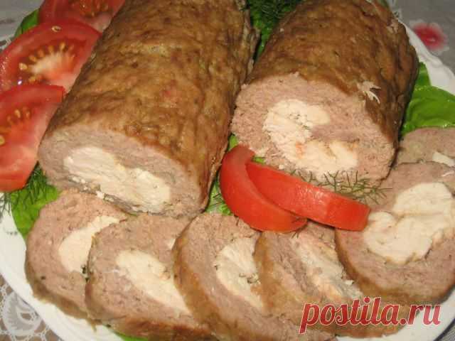 Рулет из фарша с курицей.