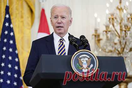 Байден объявит о рекордной распечатке запасов нефти. Президент США Джо Байден намерен объявить о рекордной для страны распечатке нефтяных запасов. Расходование топлива из стратегического резерва может составить до миллиона баррелей в сутки. Такая мера предпринимается для повышения предложения на внутреннем рынке и снижения цен.