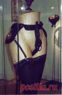 Пояс верности — история «запирания» женщины на замок