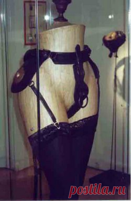 Пояс верности — история «запирания» женщины на замок