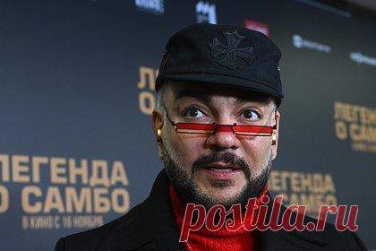 Киркоров выплатил два миллиона рублей за нарушение авторских прав. В Российском авторском обществе (РАО) объяснили отказ судиться с поп-певцом Филиппом Киркоровым. Отмечается, что исполнитель выплатил два миллиона рублей по делу о нарушении авторских прав. «На расчетный счет общества в полном объеме поступило авторское вознаграждение», — сообщили в пресс-службе.