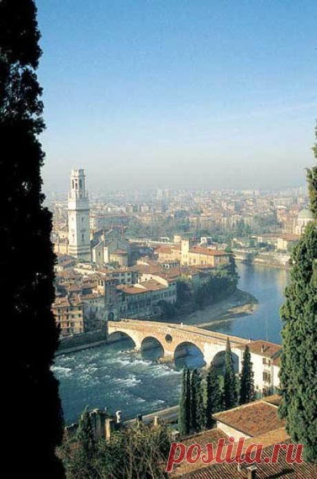 .ITALY.:.:.:. Verona, Italy | il duce приколол(а) это к доске .:ITALY:.