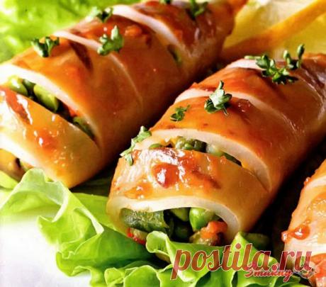 Кальмары, фаршированные овощами » Смакуй - кулинарные рецепты со всего света!