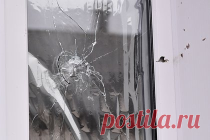 ВСУ обстреляли три района российского региона. Вооруженные силы Украины (ВСУ) обстреляли три района Курской области. Об этом в среду, 8 ноября, сообщил глава российского региона Роман Старовойт. Он уточнил, что под обстрел со стороны Украины попали село Успеновка, село Гуево, а также приграничные территории Рыльского района.