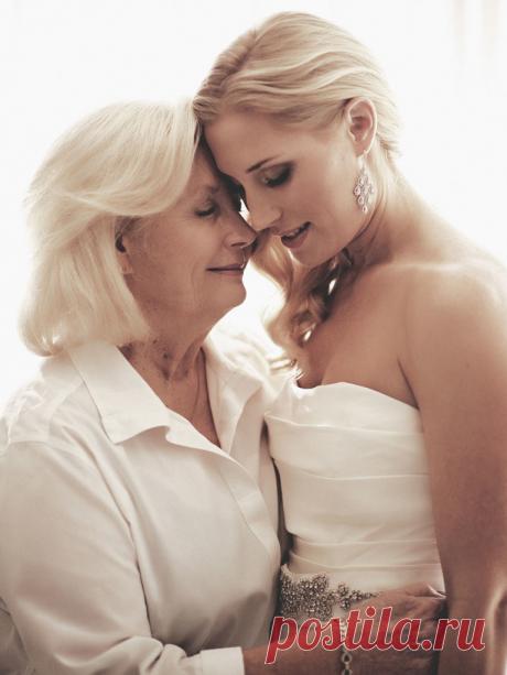 Платье для мамы невесты на свадьбу, в каком платье должна быть мама невесты, какое платье одеть на свадьбу маме невесты, цвет платья