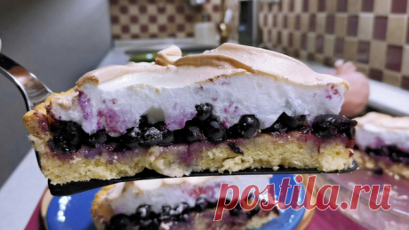 Пирог с черной смородиной и меренгой: по вкусу и на вид как настоящий торт