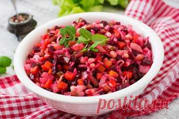 Винегрет с крабовым мясом Ингредиенты:свекла - 300 г лук - 1 шт. зеленый горошек - 150 г авокадо - 2 шт. мясо краба - 250 г огурцы - 250 г масло оливковое - 100 мл каперсы - 20 г анчоусы - 30 г базилик - 30 г зернистая горчица - 1 ст. л.Приготовление:1.&nbsp;Очистить мясо краба от хитиновых пластин, разобрать на...