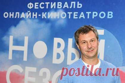 Режиссера Попова госпитализировали с травмой головы после драки в Москве. Кинорежиссера Сергея Попова госпитализировали в Москве с травмой головы после драки. Режиссер получил травму головы в ходе съемочного процесса на юге Москвы. Конфликт произошел между 48-летним Поповым и охранником, последний ударил режиссера. Об этом написал Telegram-канал 112.