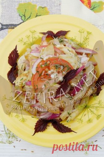 Салат из жареных кабачков с маринованным луком – Кулинарные рецепты любящей жены