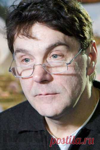 Сергей Маковецкий — биография, фильмография, фотографии актёра Народный артист России (1998г.). Родился 13 июня 1958г. в Киеве (Украинская ССР). В 1980г. окончил ВТУ им. Б.В. Щукина (курс А. Казанской). С 1980г. - актер Театра им. Евг. Вахтангова. Сотрудничает с Театром Р. Виктюка.