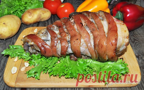 Небесного вкуса Свиная рулька запеченная в духовке в рукаве Это сочное и ароматное блюдо, которое не оставит равнодушным никого, поэтому вам придется готовить его снова и снова.