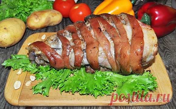 Небесного вкуса Свиная рулька запеченная в духовке в рукаве Это сочное и ароматное блюдо, которое не оставит равнодушным никого, поэтому вам придется готовить его снова и снова.