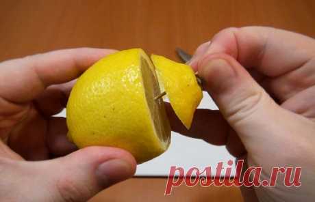Как сохранить овощи и фрукты свежими надолго: гениальный лайфхак, который пригодится каждому 


Как сохранить овощи и фрукты свежими надолго даже после нарезки
Лето – сезон свежих овощей и фруктов. Но как долго они будут оставаться свежими, даже в холодильнике? Особенно, когда вы не хотите (и…