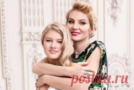 18 знаменитых родителей и детей, похожих как две капли воды Герои этой фотоподборки, безусловно, достойны друг друга: эти звёздные дети звёздных родителей похожи, как две капли воды!