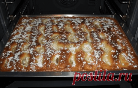 Koláč chutnější než dort: Recept na krémový jablečník se smetanovou náplní! - Rady nad zlato