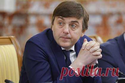 Глава Минпросвещения прокомментировал инцидент с раздеванием школьниц перед ЕГЭ