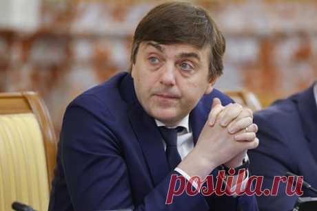 Глава Минпросвещения прокомментировал инцидент с раздеванием школьниц перед ЕГЭ
