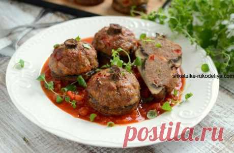 Печериці фаршировані м'ясом. Фаршировані шампіньйони на сковороді