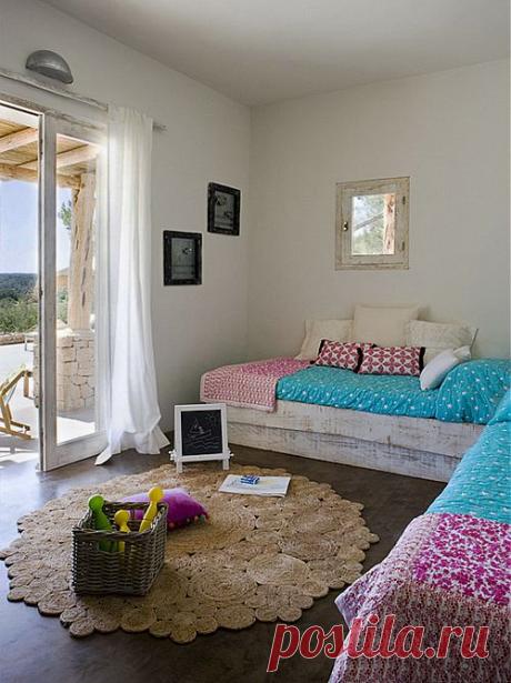 Плетёные коврики 
При оформлении своего жилища нам всегда хочется добиться комфорта и уюта, а так же сделать его оригинальным и уникальным.