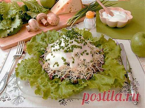 Салаты с маринованными шампиньонами: 5 рецептов / Простые рецепты