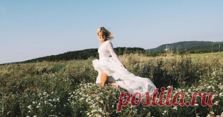 События и переживания из детства сильно влияют на жизнь, во многом определяя решения, предпочтения и желания. Поэтому нужно установить контакт с внутренним ребенком и дать ему то, чего не хватало много лет назад.