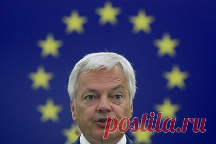 В Бельгии назвали кандидата на пост генсека Евросовета. Бельгия выдвинет кандидатуру европейского комиссара по вопросам юстиции Дидье Рейндерса на пост генерального секретаря Совета Европы. Предполагается, что власти страны объявят о своем решении до 10 января. Ожидается, что выборы генсека Совета Европы состоятся в июне, пишет издание Soir.