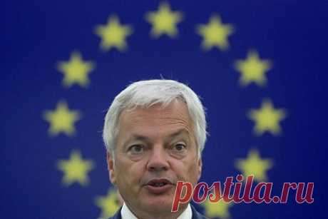 В Бельгии назвали кандидата на пост генсека Евросовета. Бельгия выдвинет кандидатуру европейского комиссара по вопросам юстиции Дидье Рейндерса на пост генерального секретаря Совета Европы. Предполагается, что власти страны объявят о своем решении до 10 января. Ожидается, что выборы генсека Совета Европы состоятся в июне, пишет издание Soir.