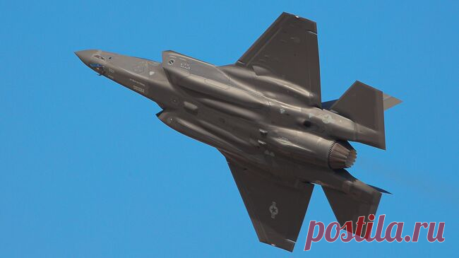 В Калифорнии вблизи базы ВМС США упал истребитель F-35C