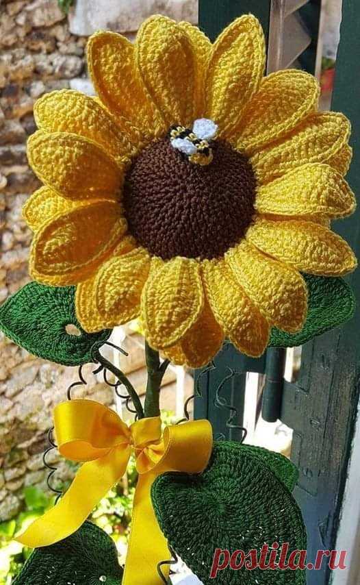 Sunflowers are my favorite flowers!!! I'm so happy!!!,,
Get it free, I'll send it to anyone answers yes.
Step by Step: https://bit.ly/Sunflowers-crochet33