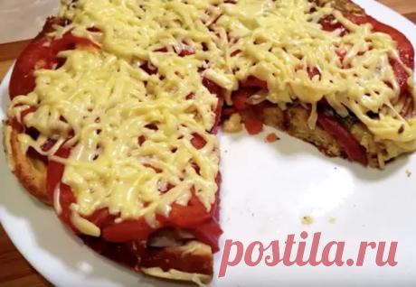 Два яйца, нарезка и помидор: ленивая яичница-пирог готова за 10 минут - Steak Lovers - Медиаплатформа МирТесен