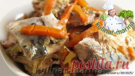 Скумбрия с овощами в духовке (в банке)