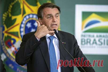 Президента Бразилии обвинили в преступлении против человечества. Австрийская неправительственная организация Allrise подала в Международный уголовный суд (МУС) на президента Бразилии Жаира Болсонару. Главу государства обвинили в преступлении против человечества, сообщает France24. Жалоба организации связана с масштабной вырубкой лесов Амазонии.