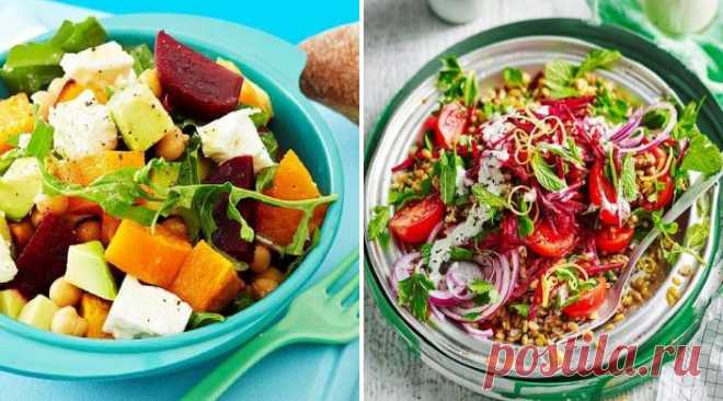 Для Вас 10 рецептов простых, но очень вкусны салатов. Как приготовить свекольный салат из варёной свеклы с орехами, яблоком, чесноком,без майонеза с вкуснейшей заливкой – узнайте здесь.