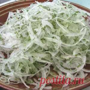 Маринованный лучок для шашлыка, салатов и просто с хлебушком покушать...