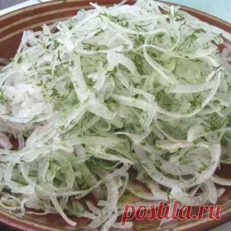 Маринованный лучок для шашлыка, салатов и просто с хлебушком покушать...