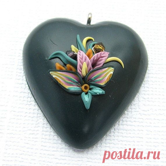 Dark Green Heart Pendant Applique Floral