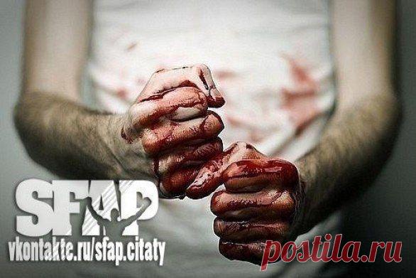 - Дорогой где ты был?- Бегал.- А почему футболка разорвана и кулаки в крови?- Догнал! / Воркаут как образ жизни