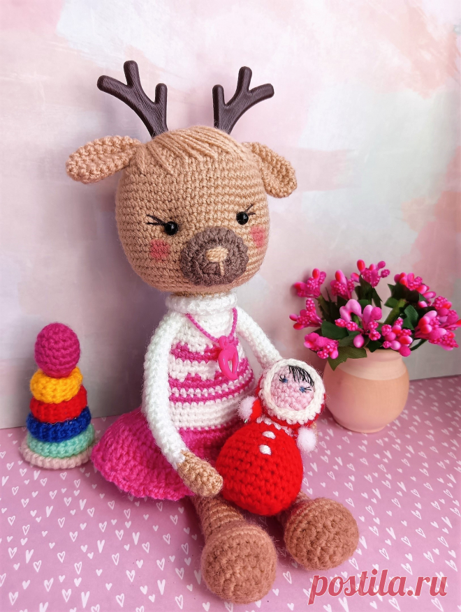 PDF Оляша крючком. FREE crochet pattern; Аmigurumi toy patterns. Амигуруми схемы и описания на русском. Вязаные игрушки и поделки своими руками #amimore - олень, девочка оленёнок в юбочке, животное.