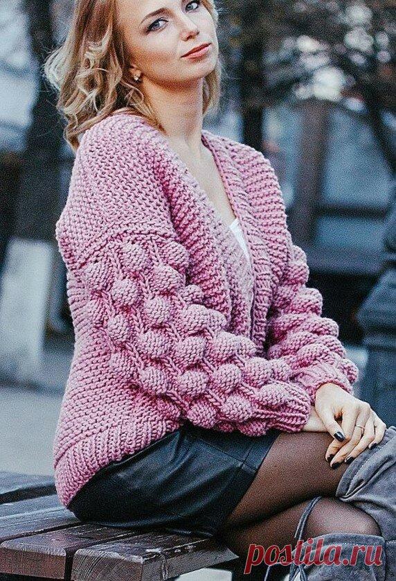 Вязаные пуловеры, жакеты, кардиганы, платье спицами на весну. Кардиган крупной вязки с узором 