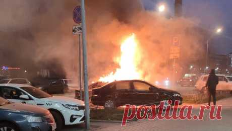 В Киеве сожгли две машины сотрудников военкомата. В Киеве за ночь неизвестные сожгли два автомобиля сотрудников ТЦК (территориальный центр комплектования, аналог военкомата). Об этом заявил РИА Новости координатор николаевского подполья Сергей Лебедев. По его словам, инциденты произошло ...